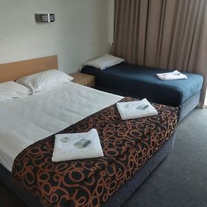 Twin Room No Pets